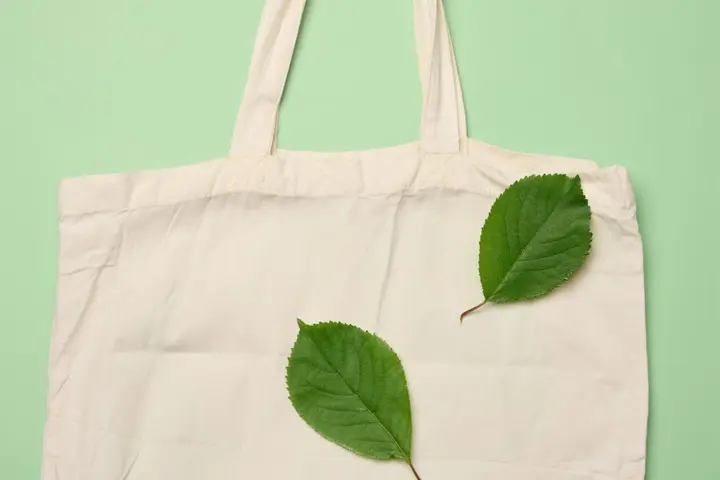Organic cotton tote bags made with EcoWeav fabric